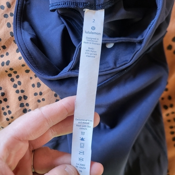 Lululemon Hold On Tight Solid 28'' Midnight Navy Stirrup Leggings Sz 2 - Picture 9 of 16